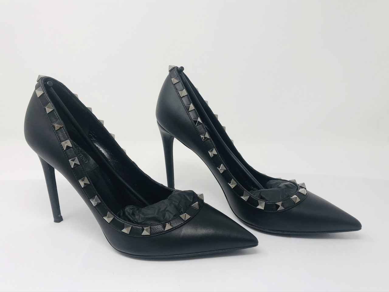 valentino black patent rockstud pumps